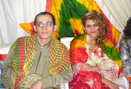 Hakkari'nin Yüksekova ilçesinde 08-09-10.2011 Ekim Dünya evine giren bazı çiftlerimizi sizler için sayfamıza taşıdık. Yüksekova Güncel ailesi olarak tüm çiftlerimize mutluluklar dileriz.