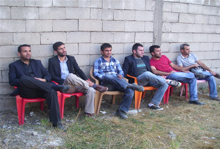 Hakkari'nin Yüksekova ilçesinde 08-09-10.2011 Ekim Dünya evine giren bazı çiftlerimizi sizler için sayfamıza taşıdık. Yüksekova Güncel ailesi olarak tüm çiftlerimize mutluluklar dileriz.