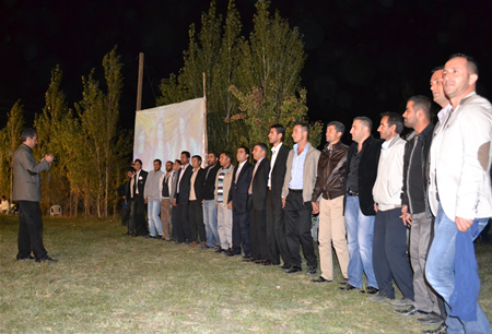 Hakkari'nin Yüksekova ilçesinde 08-09-10.2011 Ekim Dünya evine giren bazı çiftlerimizi sizler için sayfamıza taşıdık. Yüksekova Güncel ailesi olarak tüm çiftlerimize mutluluklar dileriz.