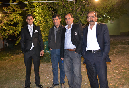 Hakkari'nin Yüksekova ilçesinde 08-09-10.2011 Ekim Dünya evine giren bazı çiftlerimizi sizler için sayfamıza taşıdık. Yüksekova Güncel ailesi olarak tüm çiftlerimize mutluluklar dileriz.