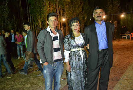 Hakkari'nin Yüksekova ilçesinde 08-09-10.2011 Ekim Dünya evine giren bazı çiftlerimizi sizler için sayfamıza taşıdık. Yüksekova Güncel ailesi olarak tüm çiftlerimize mutluluklar dileriz.