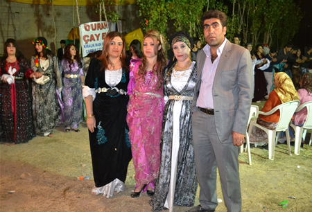 Hakkari'nin Yüksekova ilçesinde 08-09-10.2011 Ekim Dünya evine giren bazı çiftlerimizi sizler için sayfamıza taşıdık. Yüksekova Güncel ailesi olarak tüm çiftlerimize mutluluklar dileriz.