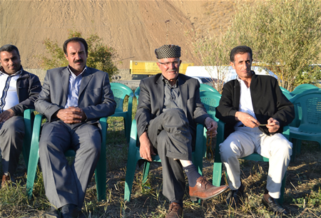 Hakkari'nin Yüksekova ilçesinde 08-09-10.2011 Ekim Dünya evine giren bazı çiftlerimizi sizler için sayfamıza taşıdık. Yüksekova Güncel ailesi olarak tüm çiftlerimize mutluluklar dileriz.