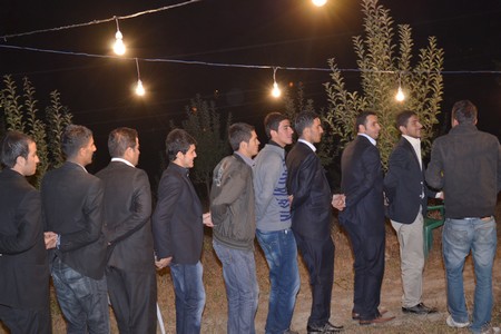 Hakkari'nin Yüksekova ilçesinde 08-09-10.2011 Ekim Dünya evine giren bazı çiftlerimizi sizler için sayfamıza taşıdık. Yüksekova Güncel ailesi olarak tüm çiftlerimize mutluluklar dileriz.