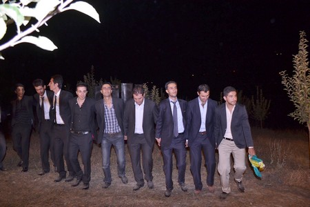 Hakkari'nin Yüksekova ilçesinde 08-09-10.2011 Ekim Dünya evine giren bazı çiftlerimizi sizler için sayfamıza taşıdık. Yüksekova Güncel ailesi olarak tüm çiftlerimize mutluluklar dileriz.