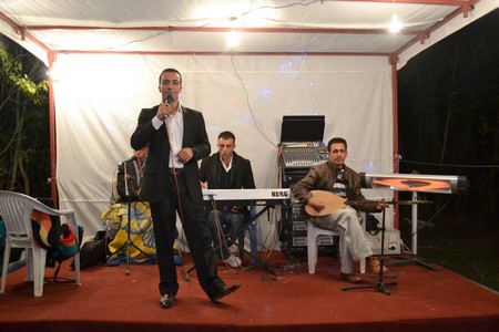 Hakkari'nin Yüksekova ilçesinde 08-09-10.2011 Ekim Dünya evine giren bazı çiftlerimizi sizler için sayfamıza taşıdık. Yüksekova Güncel ailesi olarak tüm çiftlerimize mutluluklar dileriz.