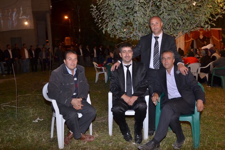 Hakkari'nin Yüksekova ilçesinde 08-09-10.2011 Ekim Dünya evine giren bazı çiftlerimizi sizler için sayfamıza taşıdık. Yüksekova Güncel ailesi olarak tüm çiftlerimize mutluluklar dileriz.