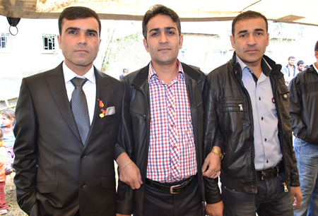 Hakkari'nin Yüksekova ilçesinde 15-16-10.2011 Ekim Dünya evine giren bazı çiftlerimizi sizler için sayfamıza taşıdık. Yüksekova Güncel ailesi olarak tüm çiftlerimize mutluluklar dileriz.