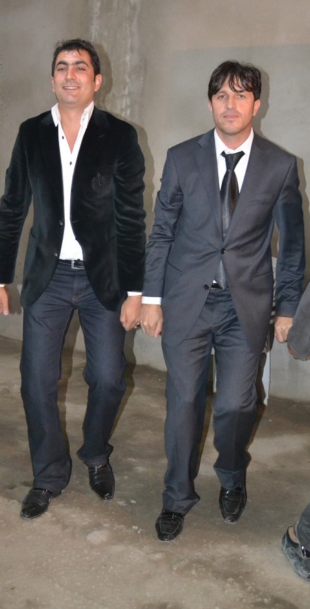 Hakkari'nin Yüksekova ilçesinde 15-16-10.2011 Ekim Dünya evine giren bazı çiftlerimizi sizler için sayfamıza taşıdık. Yüksekova Güncel ailesi olarak tüm çiftlerimize mutluluklar dileriz.