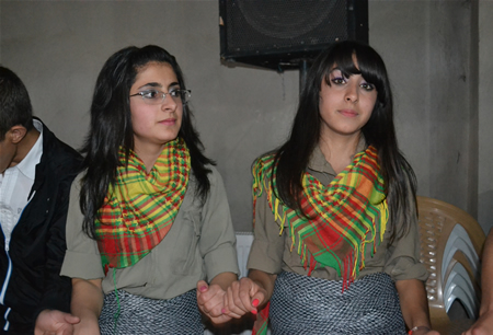 Hakkari'nin Yüksekova ilçesinde 15-16-10.2011 Ekim Dünya evine giren bazı çiftlerimizi sizler için sayfamıza taşıdık. Yüksekova Güncel ailesi olarak tüm çiftlerimize mutluluklar dileriz.