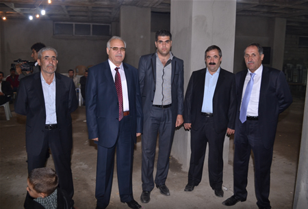 Hakkari'nin Yüksekova ilçesinde 15-16-10.2011 Ekim Dünya evine giren bazı çiftlerimizi sizler için sayfamıza taşıdık. Yüksekova Güncel ailesi olarak tüm çiftlerimize mutluluklar dileriz.