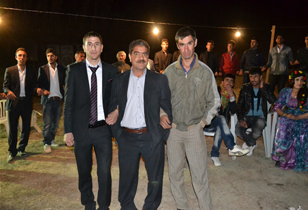 Hakkari'nin Yüksekova ilçesinde 15-16-10.2011 Ekim Dünya evine giren bazı çiftlerimizi sizler için sayfamıza taşıdık. Yüksekova Güncel ailesi olarak tüm çiftlerimize mutluluklar dileriz.