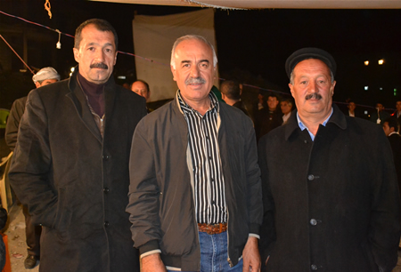 Hakkari'nin Yüksekova ilçesinde 15-16-10.2011 Ekim Dünya evine giren bazı çiftlerimizi sizler için sayfamıza taşıdık. Yüksekova Güncel ailesi olarak tüm çiftlerimize mutluluklar dileriz.