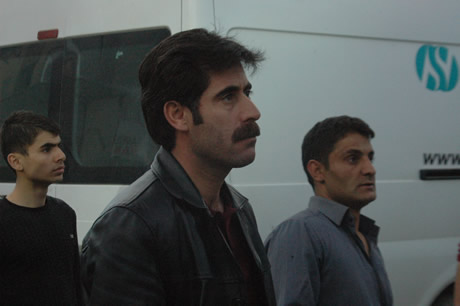 Van bugün saat 13.41'de Richter ölçeğine göre 7,2 büyüklüğünde Van merkezli depremle sarsıldı. 