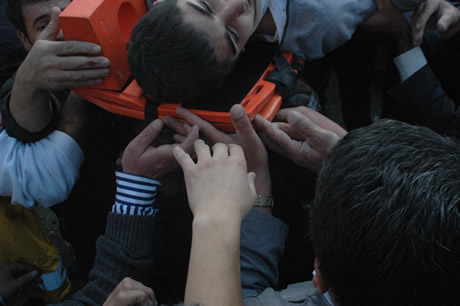 Van bugün saat 13.41'de Richter ölçeğine göre 7,2 büyüklüğünde Van merkezli depremle sarsıldı. 