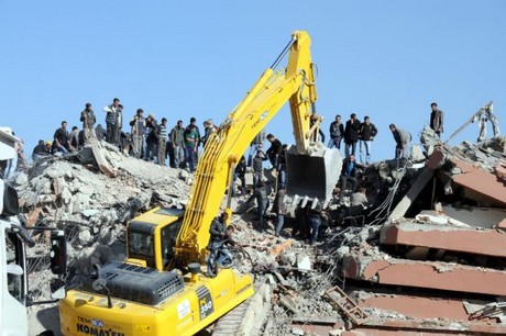 Deprem bölgesinde sabah saatleri 
