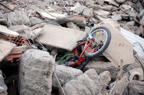 Deprem bölgesinde sabah saatleri 
