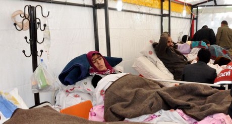 Deprem bölgesinde sabah saatleri 
