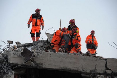 Deprem bölgesinde sabah saatleri 
