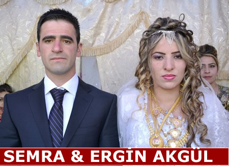 Hakkari'nin Yüksekova ilçesinde 22-23-10.2011 Ekim Dünya evine giren bazı çiftlerimizi sizler için sayfamıza taşıdık. Yüksekova Güncel ailesi olarak tüm çiftlerimize mutluluklar dileriz.