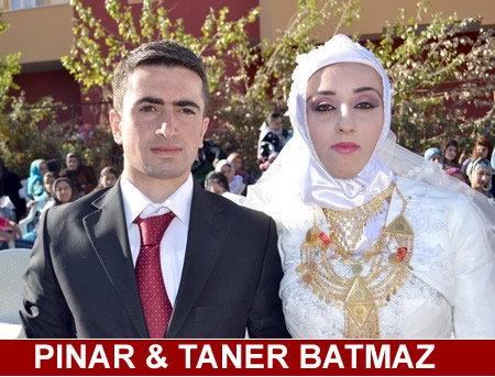 Hakkari'nin Yüksekova ilçesinde 22-23-10.2011 Ekim Dünya evine giren bazı çiftlerimizi sizler için sayfamıza taşıdık. Yüksekova Güncel ailesi olarak tüm çiftlerimize mutluluklar dileriz.