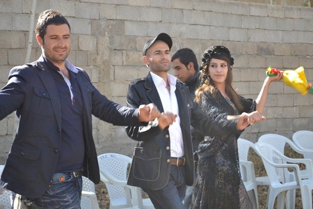 Hakkari'nin Yüksekova ilçesinde 22-23-10.2011 Ekim Dünya evine giren bazı çiftlerimizi sizler için sayfamıza taşıdık. Yüksekova Güncel ailesi olarak tüm çiftlerimize mutluluklar dileriz.