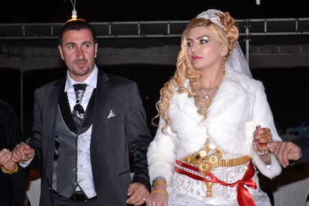 Hakkari'nin Yüksekova ilçesinde 22-23-10.2011 Ekim Dünya evine giren bazı çiftlerimizi sizler için sayfamıza taşıdık. Yüksekova Güncel ailesi olarak tüm çiftlerimize mutluluklar dileriz.