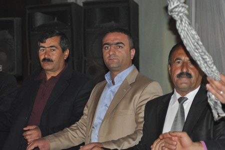 Hakkari'nin Yüksekova ilçesinde 22-23-10.2011 Ekim Dünya evine giren bazı çiftlerimizi sizler için sayfamıza taşıdık. Yüksekova Güncel ailesi olarak tüm çiftlerimize mutluluklar dileriz.