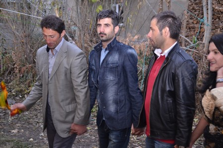 Hakkari'nin Yüksekova ilçesinde 22-23-10.2011 Ekim Dünya evine giren bazı çiftlerimizi sizler için sayfamıza taşıdık. Yüksekova Güncel ailesi olarak tüm çiftlerimize mutluluklar dileriz.