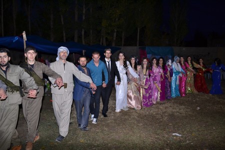 Hakkari'nin Yüksekova ilçesinde 22-23-10.2011 Ekim Dünya evine giren bazı çiftlerimizi sizler için sayfamıza taşıdık. Yüksekova Güncel ailesi olarak tüm çiftlerimize mutluluklar dileriz.