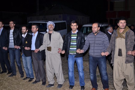 Hakkari'nin Yüksekova ilçesinde 22-23-10.2011 Ekim Dünya evine giren bazı çiftlerimizi sizler için sayfamıza taşıdık. Yüksekova Güncel ailesi olarak tüm çiftlerimize mutluluklar dileriz.