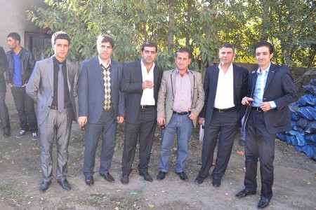 Hakkari'nin Yüksekova ilçesinde 22-23-10.2011 Ekim Dünya evine giren bazı çiftlerimizi sizler için sayfamıza taşıdık. Yüksekova Güncel ailesi olarak tüm çiftlerimize mutluluklar dileriz.