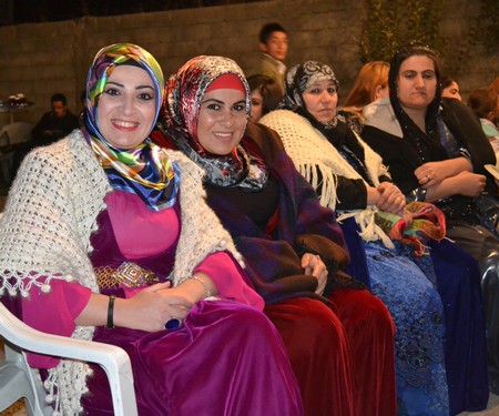 Hakkari'nin Yüksekova ilçesinde 22-23-10.2011 Ekim Dünya evine giren bazı çiftlerimizi sizler için sayfamıza taşıdık. Yüksekova Güncel ailesi olarak tüm çiftlerimize mutluluklar dileriz.