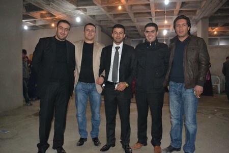 Hakkari'nin Yüksekova ilçesinde 22-23-10.2011 Ekim Dünya evine giren bazı çiftlerimizi sizler için sayfamıza taşıdık. Yüksekova Güncel ailesi olarak tüm çiftlerimize mutluluklar dileriz.