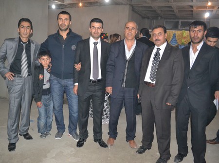 Hakkari'nin Yüksekova ilçesinde 22-23-10.2011 Ekim Dünya evine giren bazı çiftlerimizi sizler için sayfamıza taşıdık. Yüksekova Güncel ailesi olarak tüm çiftlerimize mutluluklar dileriz.