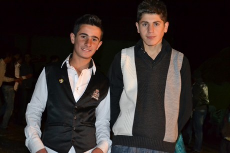 Hakkari'nin Yüksekova ilçesinde 22-23-10.2011 Ekim Dünya evine giren bazı çiftlerimizi sizler için sayfamıza taşıdık. Yüksekova Güncel ailesi olarak tüm çiftlerimize mutluluklar dileriz.