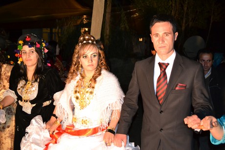 Hakkari'nin Yüksekova ilçesinde 22-23-10.2011 Ekim Dünya evine giren bazı çiftlerimizi sizler için sayfamıza taşıdık. Yüksekova Güncel ailesi olarak tüm çiftlerimize mutluluklar dileriz.