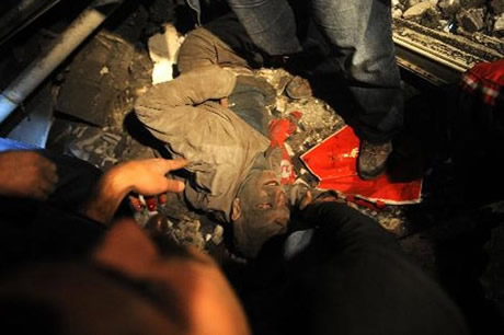 Merkez üssü Van'ın Edremit ilçesi olan 5.6 büyüklüğünde bir deprem meydana geldi. Depremde 5 katlı bir otel yıkıldı.