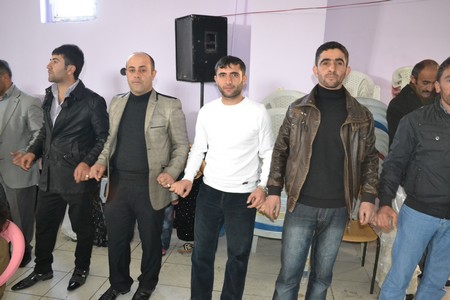 Hakkari'nin Yüksekova ilçesinde 12-13-11.2011 Kasım Dünya evine giren bazı çiftlerimizi sizler için sayfamıza taşıdık. Yüksekova Güncel ailesi olarak tüm çiftlerimize mutluluklar dileriz.