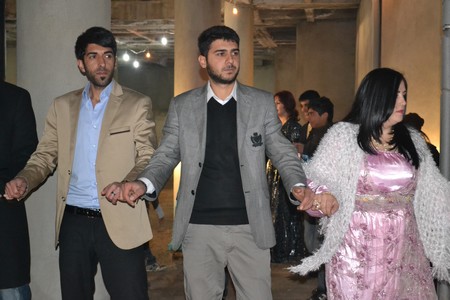 Hakkari'nin Yüksekova ilçesinde 12-13-11.2011 Kasım Dünya evine giren bazı çiftlerimizi sizler için sayfamıza taşıdık. Yüksekova Güncel ailesi olarak tüm çiftlerimize mutluluklar dileriz.