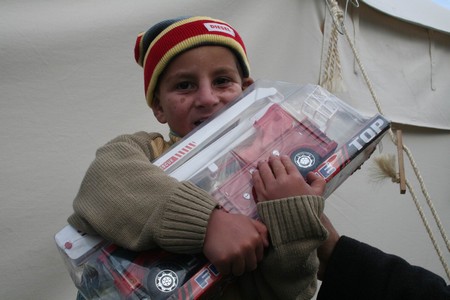 Deprem bölgesinde çocuk kareleri 