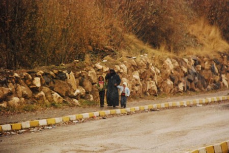 Deprem bölgesinde çocuk kareleri 