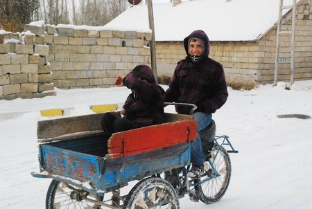 Deprem bölgesinde çocuk kareleri 