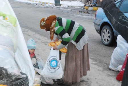 Deprem bölgesinde çocuk kareleri 