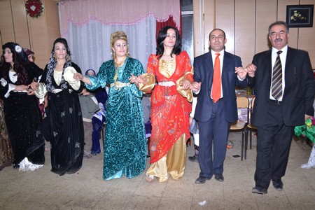 Hakkari'nin Yüksekova ilçesinde 19-20-11.2011 Kasım Dünya evine giren bazı çiftlerimizi sizler için sayfamıza taşıdık. Yüksekova Güncel ailesi olarak tüm çiftlerimize mutluluklar dileriz.