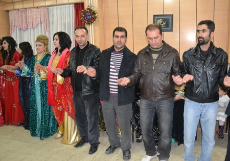 Hakkari'nin Yüksekova ilçesinde 19-20-11.2011 Kasım Dünya evine giren bazı çiftlerimizi sizler için sayfamıza taşıdık. Yüksekova Güncel ailesi olarak tüm çiftlerimize mutluluklar dileriz.