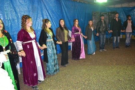 Hakkari'nin Yüksekova ilçesinde 19-20-11.2011 Kasım Dünya evine giren bazı çiftlerimizi sizler için sayfamıza taşıdık. Yüksekova Güncel ailesi olarak tüm çiftlerimize mutluluklar dileriz.