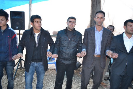 Hakkari'nin Yüksekova ilçesinde 19-20-11.2011 Kasım Dünya evine giren bazı çiftlerimizi sizler için sayfamıza taşıdık. Yüksekova Güncel ailesi olarak tüm çiftlerimize mutluluklar dileriz.