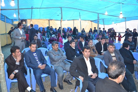 Hakkari'nin Yüksekova ilçesinde 19-20-11.2011 Kasım Dünya evine giren bazı çiftlerimizi sizler için sayfamıza taşıdık. Yüksekova Güncel ailesi olarak tüm çiftlerimize mutluluklar dileriz.
