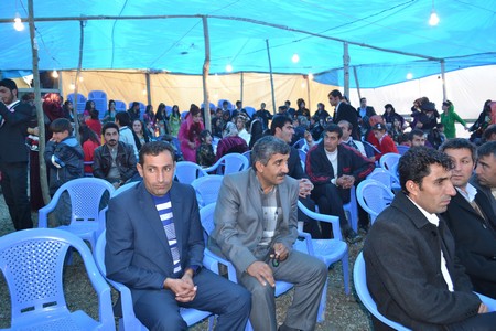 Hakkari'nin Yüksekova ilçesinde 19-20-11.2011 Kasım Dünya evine giren bazı çiftlerimizi sizler için sayfamıza taşıdık. Yüksekova Güncel ailesi olarak tüm çiftlerimize mutluluklar dileriz.